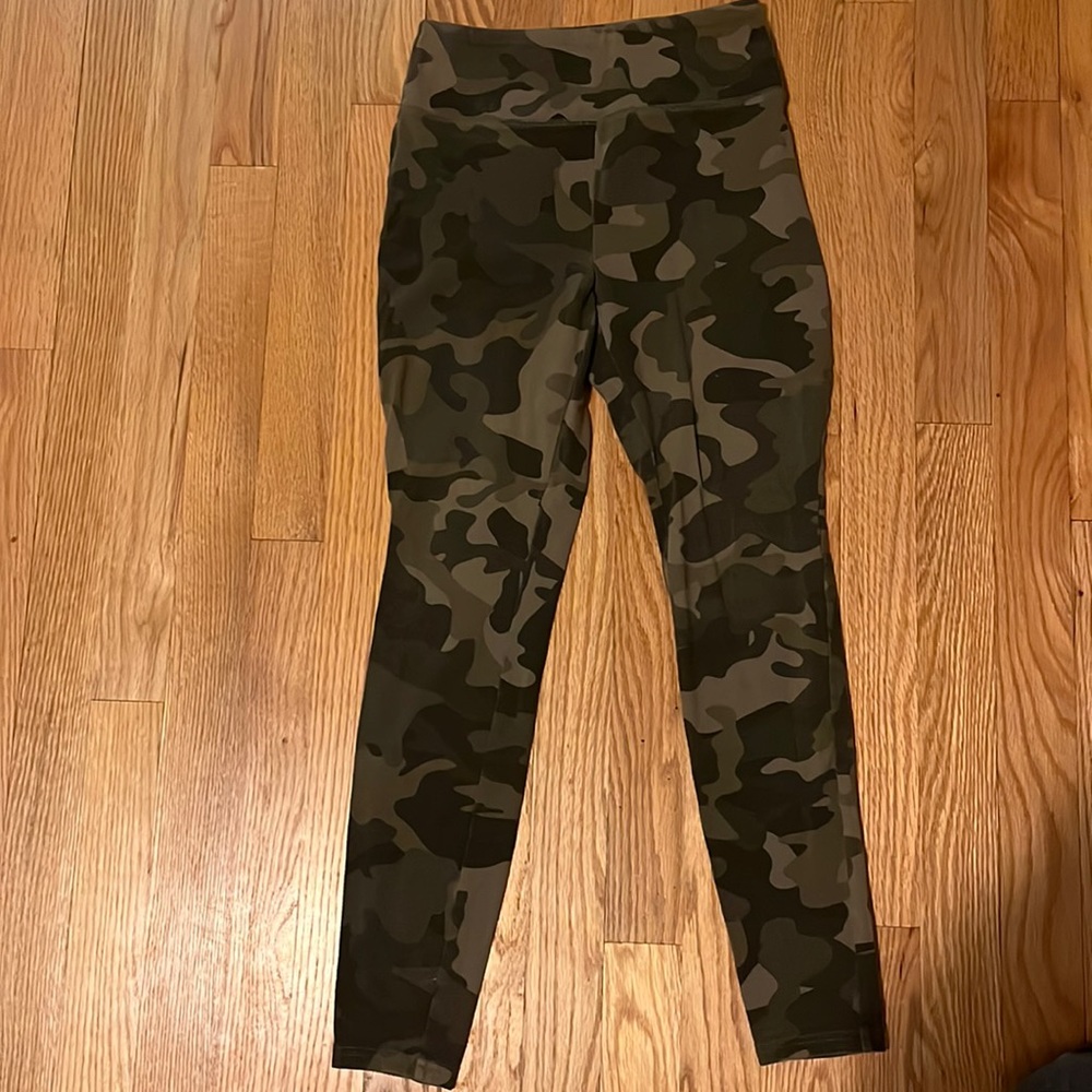 Wild Fable Green Camo Leggings - size XS